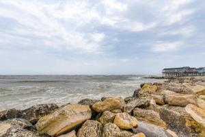 Steps from Gulf: Freeport Home w Water Views