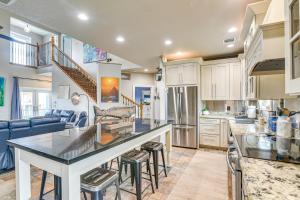 Steps from Gulf: Freeport Home w Water Views