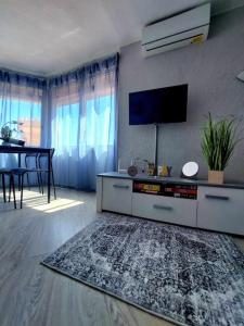M&G Cozy Studio Apartment -beachfront,WIFI,AirCon,FullyEquipped
