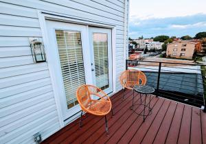 Luxurious 3 Bedroom Apt with a beautiful balcony