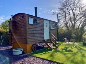 Shepherds Hut, Conwy Valley - Llansantffraid Glan Conwy