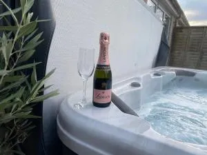 Private Room in a house in the Cotswolds - Overbury