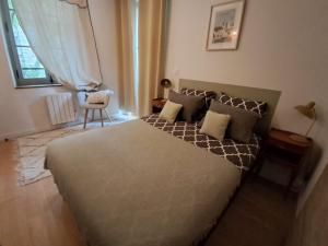 Avignon pedestrian area, charming, 3 persons