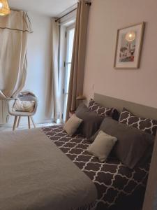 Avignon pedestrian area, charming, 3 persons