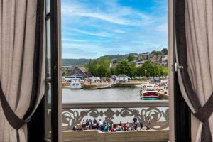 Hotels Best Western Le Cheval Blanc -Vue sur le port-plein centre ville : photos des chambres