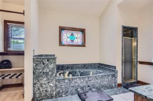 Gorgeous 5 Acre Estate Near Nashville! - F2