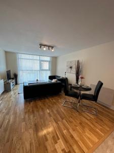 Cardiff City Center - FREE On-Site Parking