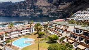 OCEAN PANORAMA - 3 AC bedrooms, private garage, pool, 2 bathrooms, tv channels