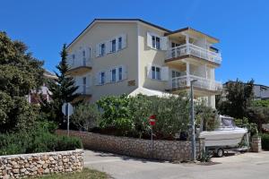 Apartments with a parking space Mandre, Pag - 6582 