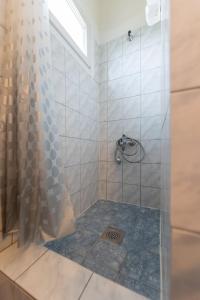 Apartments with a parking space Kastel Luksic, Kastela - 22469