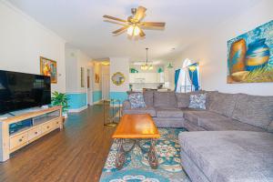 First Floor 2 Bedroom Condo with Golf Course Views-Magnolia Place 101 - Sleeps 6 guests!