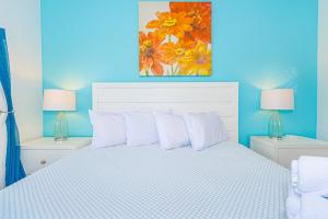 First Floor 2 Bedroom Condo with Golf Course Views-Magnolia Place 101 - Sleeps 6 guests!