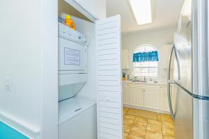 First Floor 2 Bedroom Condo with Golf Course Views-Magnolia Place 101 - Sleeps 6 guests!