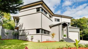 Yarra Valley Serenity House in Golf Course Resort