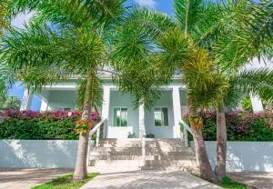 Trade Winds Cottage #2 - Dickenson Bay