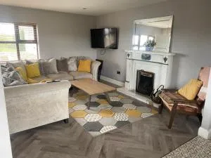 Thornstown Gate Cottage - New Ferry