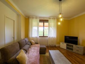 Maisons de vacances Gite Chalais, 3 pieces, 4 personnes - FR-1-616-375 : photos des chambres