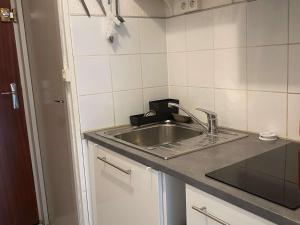 Bel Appartement T1 avec Loggia à Balaruc-les-Bains - FR-1-553-254