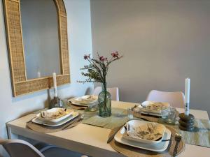 Studio cabine calme 5 pers, piscine, parking, Cannes la Bocca - FR-1-609-102