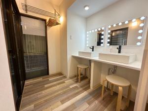 EG12 Elizabeth Garden