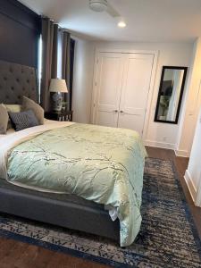 NEW and luxurious home by downtown Nashville with rooftop deck!