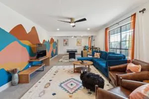 Central BBQ Haven - 4bd - Games - Outdoor Movie - Mountainair