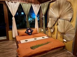 Bungalow với Sân hiên (Bungalow with Patio)