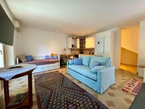 Olea Apartments in a Historic 17th Century Palace Perast