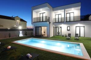 Villa Cvit Mediterana with heated pool