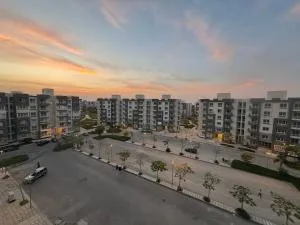 Luxury Inn: 2BR Prime location in Madinaty B12 - Kafr Mas‘ūd