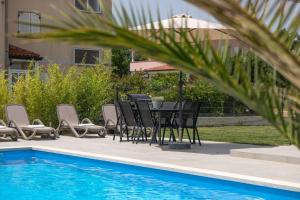 Villa Luna Fiorini by Briskva