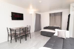 2 bed 2 bath city centre sleep 7