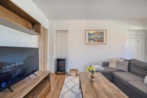 RELAX apartment Split area with private jacuzzi on terrace with mountain view