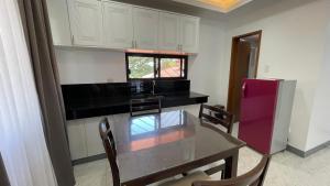 Sonrisa - Golden Meadows by Hiverooms