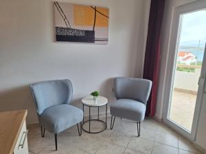 Apartments Donadic II, Caska 