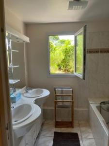 Appartements T4 en duplex, vue mer et piscine : photos des chambres