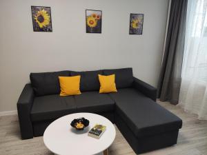 Mayas Airport Apartment