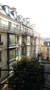 Montmartre Parisian Apartment - Full 51 m2