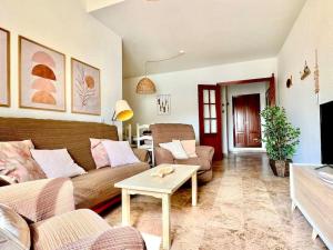 La Bodega del Mar - Luminoso y céntrico apto con piscina en verano y parking