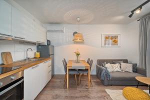 Relax apartment Split area with jacuzzi and mountain view