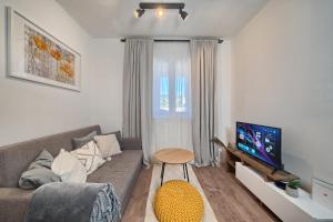 Relax apartment Split area with jacuzzi and mountain view