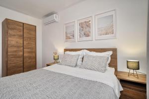 Relax apartment Split area with jacuzzi and mountain view