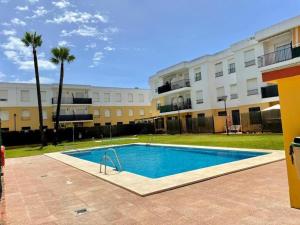 La Bodega del Mar - Luminoso y céntrico apto con piscina en verano y parking