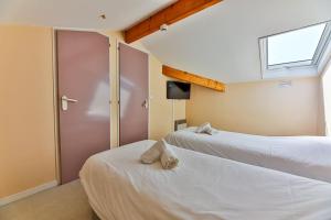 Villages vacances Village Club La Riviere CapFrance : Chambre Quadruple Standard