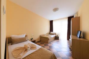Twin Room with Balcony room in Hotel Angy