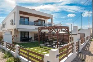 Tomy's 2 Dream Villa 3 bedrooms - 梅塔诺佛希斯