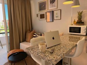 Stylish and comfortable one bedroom with sea view