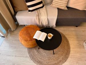 Stylish and comfortable one bedroom with sea view