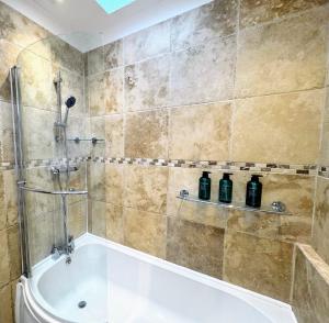 Cosy Central Home, Sleeps 5 by Homes by Jacq