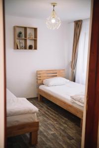 Casa Vatra Sinteului - Cu sala de evenimente de capacitate mare - Se inchiriaza integral